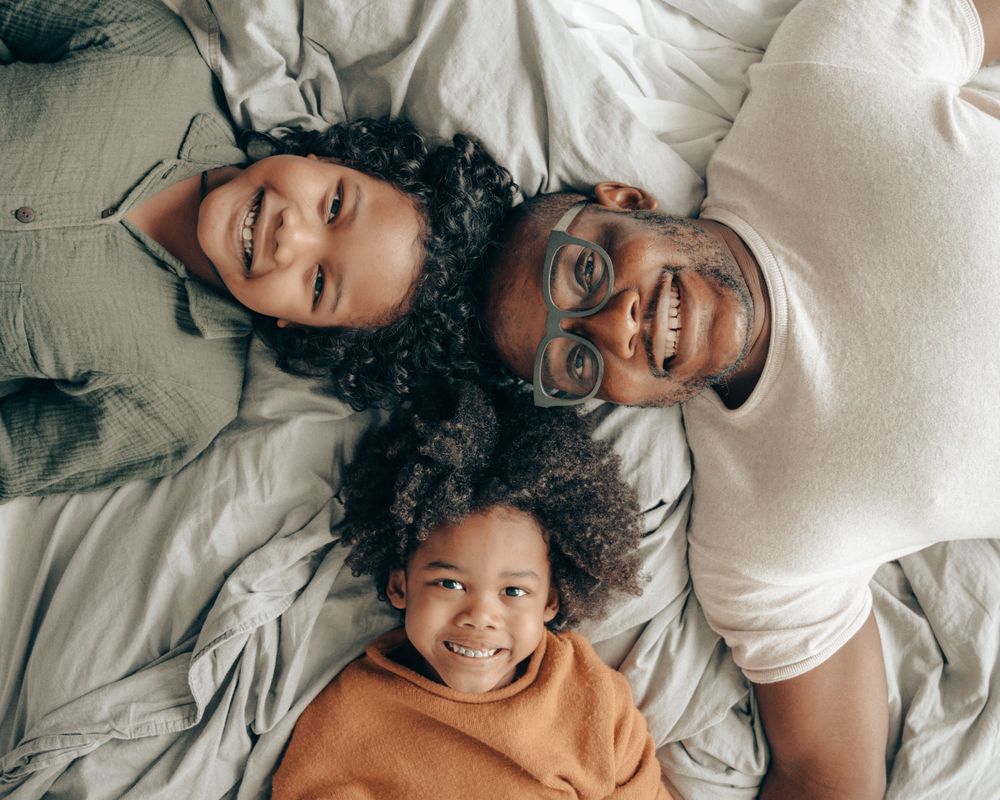 Famille ivoirienne complice à la maison